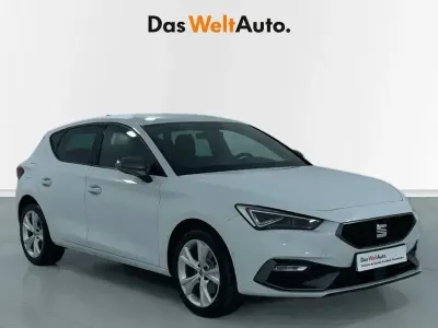 Usado Seat Leon FR 204 CV (150 kW) 2025 Blanco Berlina