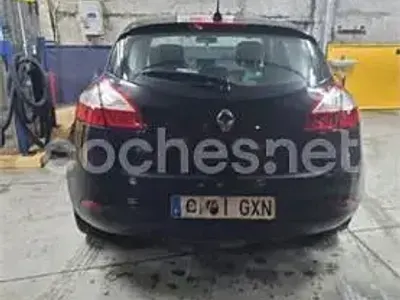 Usado Renault Mégane Dynamique 105 CV (77 kW) 2010 Negro Berlina