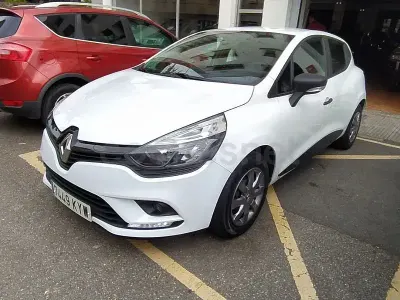 Usado Renault Clio IV Business 75 CV (55 kW) 2019 Blanco Berlina
