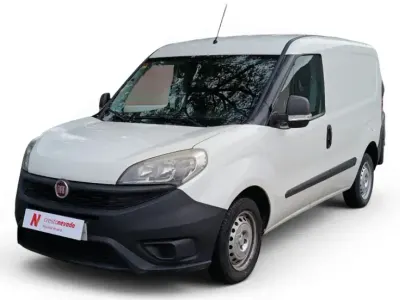 Usado Fiat Doblò 90 CV (66 kW) 2017 Blanco Monovolumen