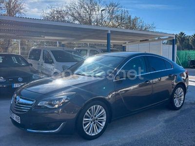 Gris / plata Usado 2014 Opel Insignia Selective Berlina | 7200 € (Precio justo)