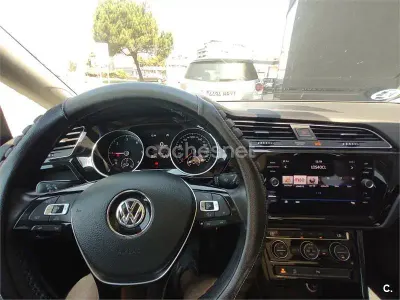 Usado VW Touran Sportline 115 CV (84 kW) 2017 Gris / plata Monovolumen
