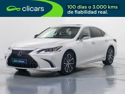 Usado Lexus ES300H 178 CV (130 kW) 2022 Blanco Berlina