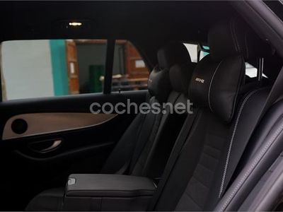 Usado Mercedes E300 306 CV (225 kW) 2023 Negro Familiar