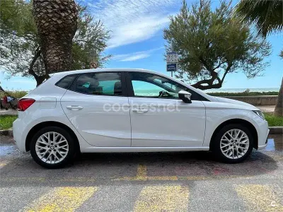 Usado Seat Ibiza CONNECT 80 CV (58 kW) 2019 Blanco Utilitario