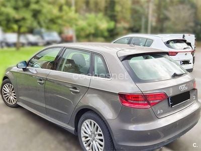Usado Audi A3 Attraction 110 CV (80 kW) 2015 Gris / plata Berlina