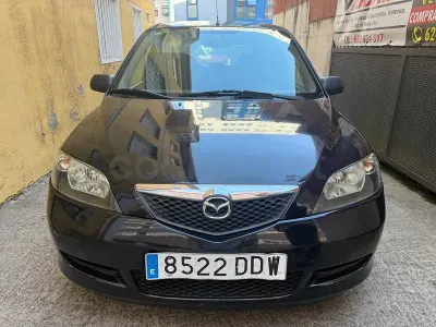 Usado Mazda 2 Active 75 CV (55 kW) 2005 Negro Utilitario