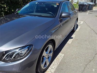 Usado Mercedes E220 194 CV (142 kW) 2016 Gris / plata Berlina