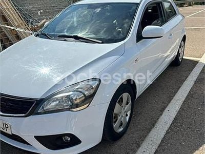 Usado Kia Ceed 90 CV (66 kW) 2012 Blanco Utilitario