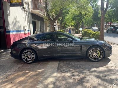 Porsche Panamera 4