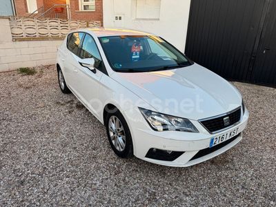 Usado Seat Leon Style 110 CV (80 kW) 2018 Blanco Berlina