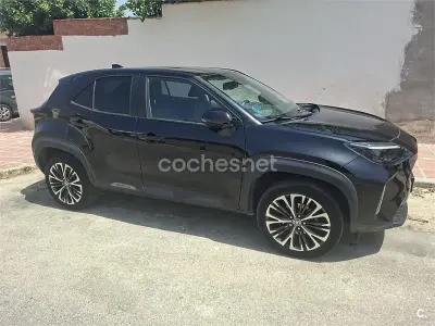 Usado Toyota Yaris Cross Active 116 CV (85 kW) 2022 Negro SUV