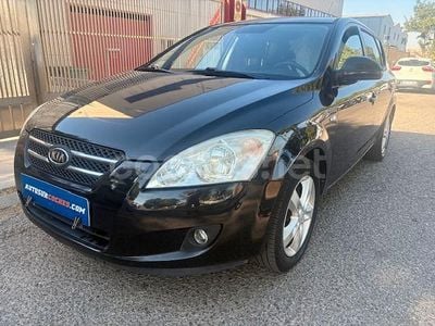 Negro Usado 2010 Kia Ceed Utilitario | 3990 € (Precio justo)