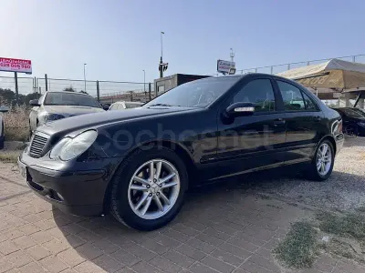 Usado Mercedes C220 Classic 143 CV (105 kW) 2003 Azul Berlina