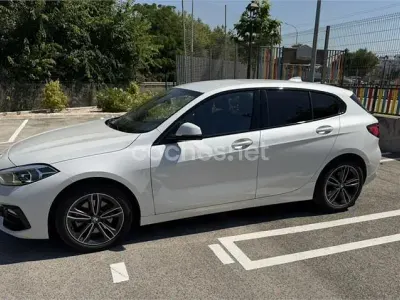 Usado BMW 116 Sport Line 116 CV (85 kW) 2021 Blanco Utilitario
