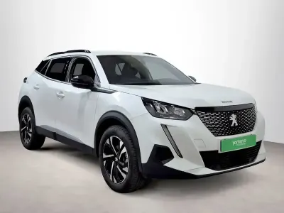 Käytetty Peugeot 2008 Allure 131 HP (96 kW) 2023 Valkoinen Katumaasturi