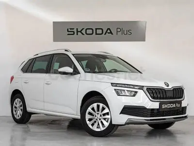 Usado Skoda Kamiq Ambition 110 CV (80 kW) 2021 Blanco SUV