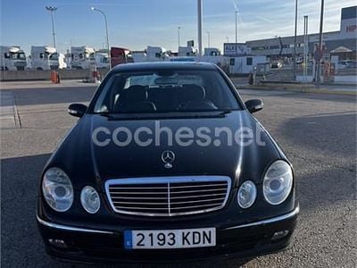 Usado Mercedes E200 Avantgarde 122 CV (89 kW) 2006 Negro Berlina