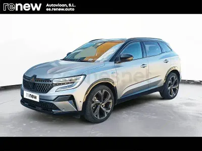 Usado Renault Austral Iconic Esprit Alpine 200 CV (147 kW) 2023 Gris / plata SUV