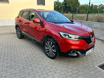 Usado Renault Kadjar Zen 110 CV (80 kW) 2016 Granate SUV
