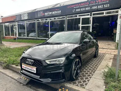 Usado Audi RS3 400 CV (294 kW) 2018 Negro Berlina