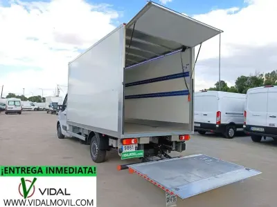 Usado Renault Master R.S. 145 CV (106 kW) 2024 Blanco Monovolumen
