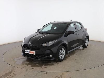 Usado Toyota Yaris Edition 125 CV (91 kW) 2022 Negro Berlina