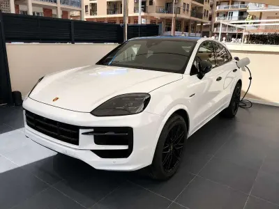 Usado Porsche Cayenne E-Hybrid 470 CV (345 kW) 2024 Blanco SUV