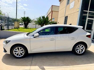 Usado Seat Leon Style 116 CV (85 kW) 2025 Blanco Berlina