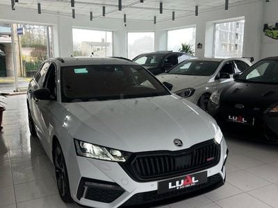 Usado Skoda Octavia RS 200 CV (147 kW) 2021 Blanco Familiar