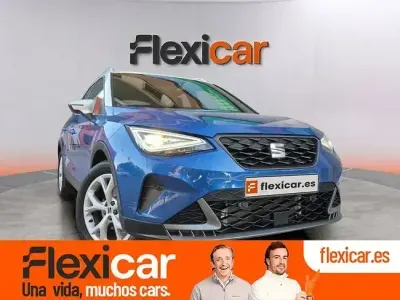 Usado Seat Arona Xperience 110 CV (80 kW) 2023 Azul SUV