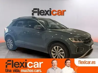 Usado VW T-Roc Life 150 CV (110 kW) 2023 Gris SUV
