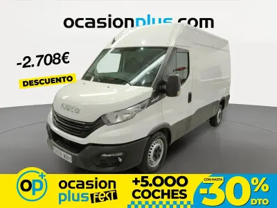 Begagnad Iveco Daily 156 HK (114 kW) 2022 Vit Sedan
