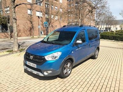 Usado Dacia Dokker 90 CV (66 kW) 2017 Azul Monovolumen