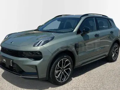 Usado Lynk & Co 01 276 CV (202 kW) 2026 Verde SUV