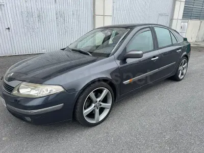 Usado Renault Laguna II Privilege 150 CV (110 kW) 2002 Verde Berlina
