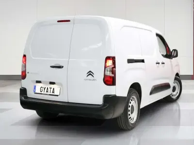 Usado Citroën Berlingo 100 kW (136 CV) 2023 Blanco Monovolumen