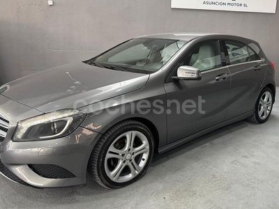 Usado Mercedes A180 AMG line 109 HP (80 kW) 2013 Cinzento Sedan