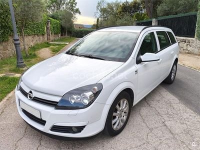 Usado Opel Astra Enjoy 100 CV (73 kW) 2005 Blanco Familiar