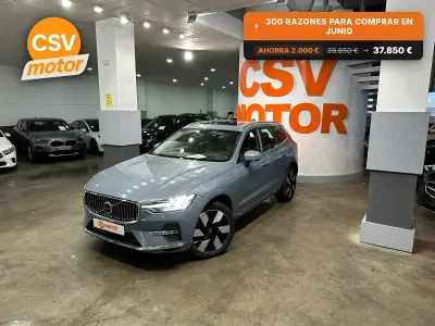 Usado Volvo XC60 Ultimate 455 CV (334 kW) 2023 Gris / plata SUV