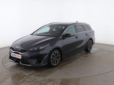 Gris Usado 2024 Kia Ceed GT-Line Utilitario | 27.599 € (Caro)