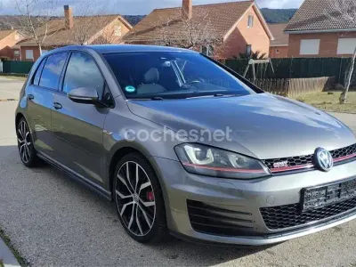 Usado VW Golf VII GTI 230 CV (169 kW) 2015 Gris / plata Berlina