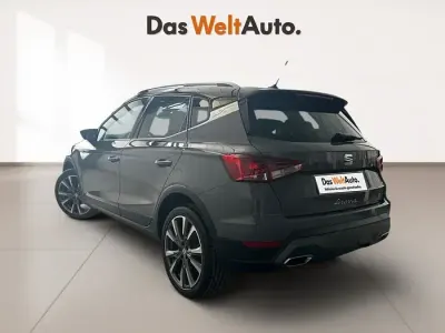 Usado Seat Arona FR 116 CV (85 kW) 2025 Gris SUV