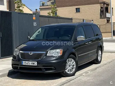 Usado Lancia Voyager Platinum 163 CV (119 kW) 2012 Gris / plata Monovolumen