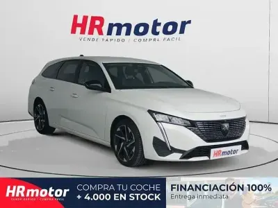 Usado Peugeot 308 Allure 130 CV (95 kW) 2022 Blanco Familiar