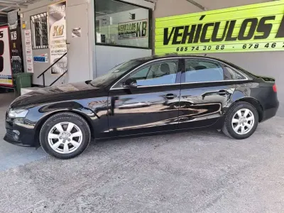 Usado Audi A4 143 CV (105 kW) 2011 Negro Familiar