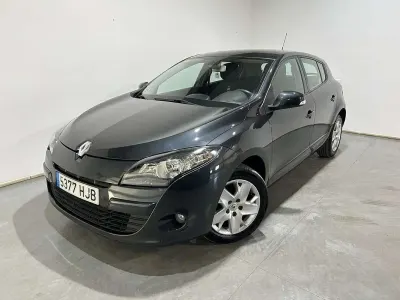 Usado Renault Mégane Dynamique 110 CV (80 kW) 2012 Negro Utilitario