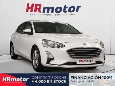 Używany Ford Focus Trend 95 KM (69 kW) 2019 Biały Sedan/Limuzyna