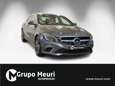 Usado Mercedes CLA220 AMG line 177 CV (130 kW) 2015 Gris / plata Berlina