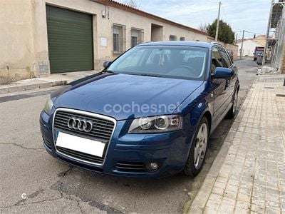 Azul Usado 2005 Audi A3 Attraction Berlina | 6800 € (Precio justo)
